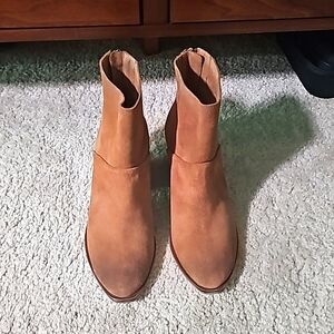 SHINESE LAUNDRY Sz/7.5